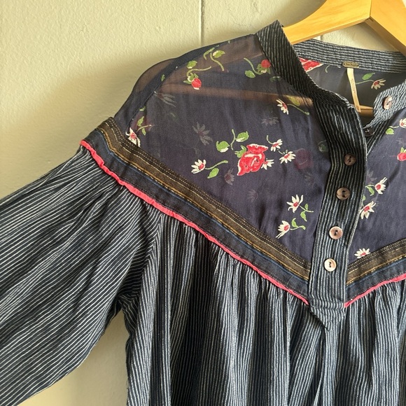 Free people Navy blue western button-up floral blouse size XS - Picture 2 of 7